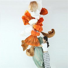 Orange Paper Art Instalacija