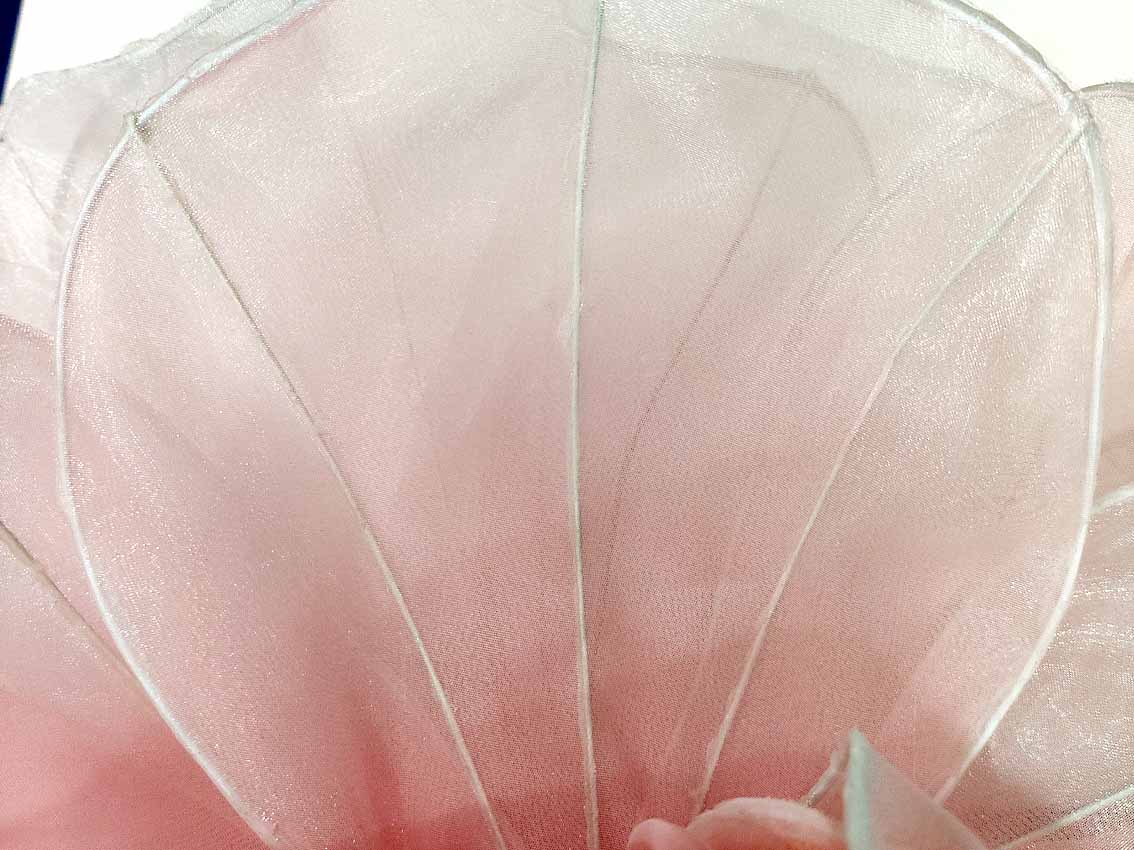 How to make giant standing paper flowers with paper and wire How to make giant standing paper flowers with paper and wire
